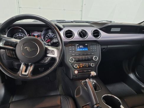 Used 2017 Ford Mustang GT RWD image 12