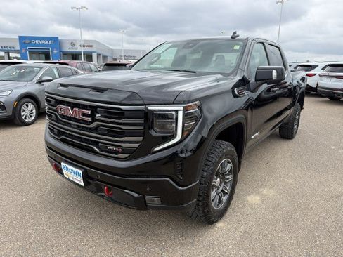 Used 2025 GMC Sierra 1500 AT4 AWD/4WD image 5