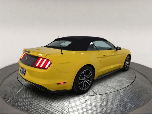 Used 2017 Ford Mustang Premium image 2