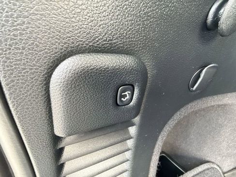 Used 2020 Jeep Grand Cherokee Altitude image 21