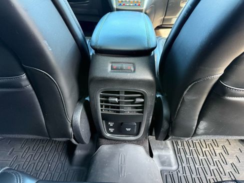 Used 2019 Lincoln MKC Reserve image 24