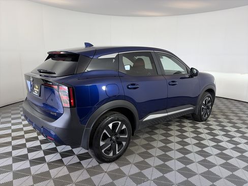 Used 2025 Nissan Kicks SV AWD/4WD image 10