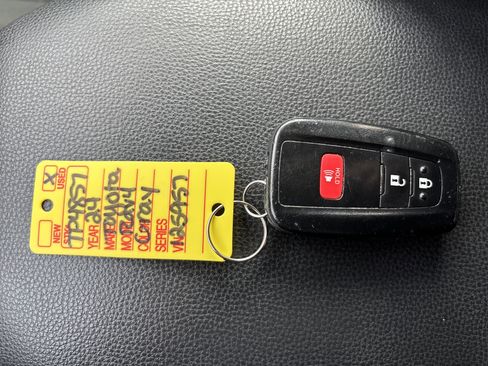 Used 2024 Toyota RAV4 XLE image 27