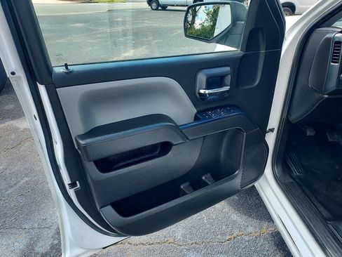 Used 2018 Chevrolet Silverado 1500 W/T AWD/4WD image 17