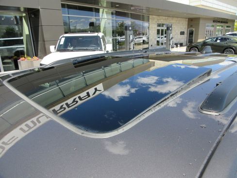 Used 2022 Jeep Grand Cherokee Limited 4xe w/ Luxury Tech Group II AWD/4WD image 18