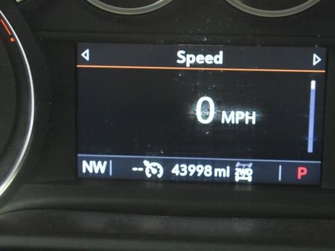 Used 2021 Chevrolet Silverado 1500 RST image 18