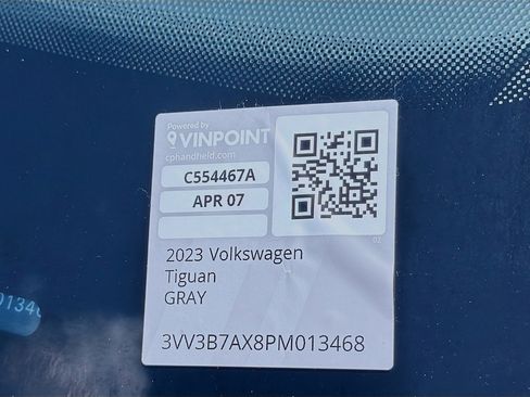 Used 2023 Volkswagen Tiguan SE image 37