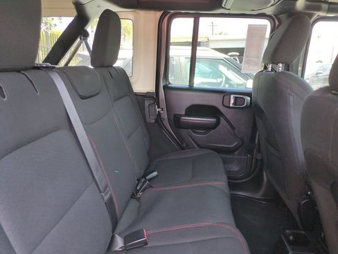 Used 2023 Jeep Wrangler Unlimited Rubicon AWD/4WD image 23