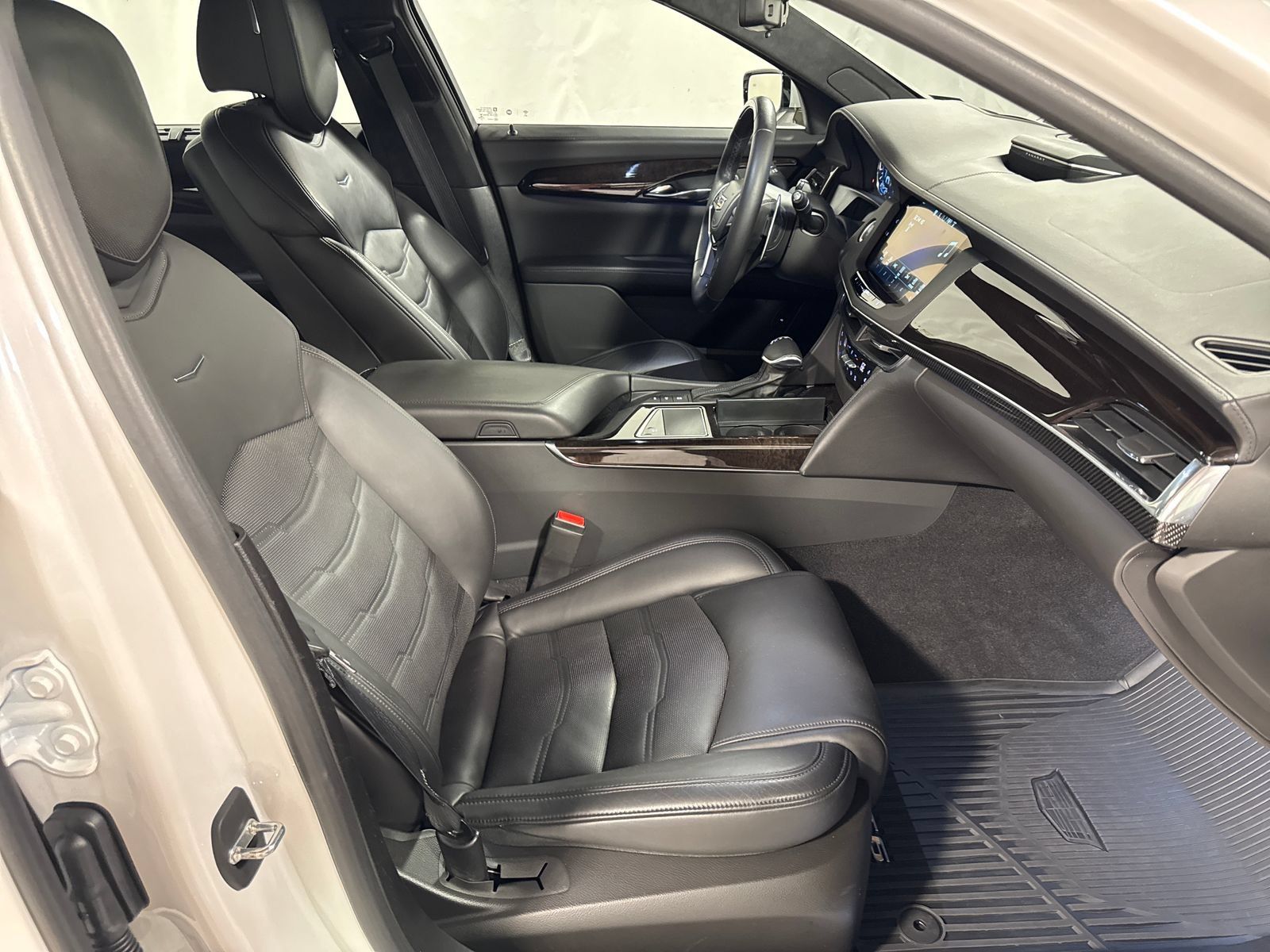 Used 2018 Cadillac CT6 Platinum AWD/4WD image 25
