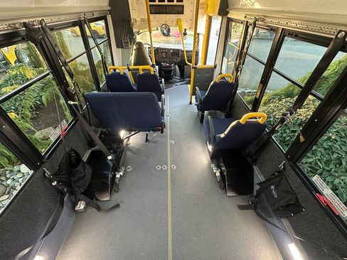 Used 2014 Chevrolet Express 3500 image 11