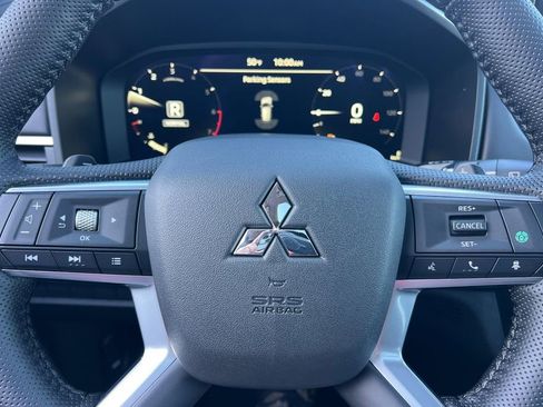 New 2026 Mitsubishi Outlander SE image 25