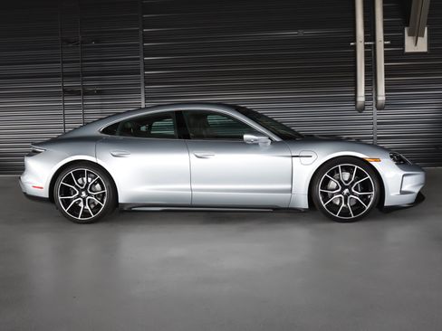 Certified 2026 Porsche Taycan 4S AWD/4WD image 11