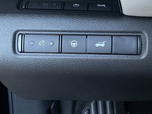 New 2025 Nissan Pathfinder SV image 26