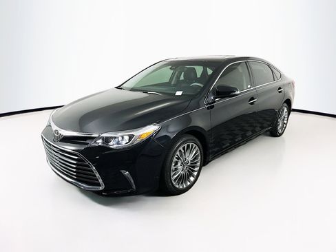Used 2016 Toyota Avalon Limited w/ Toyota Safety Sense Package image 3