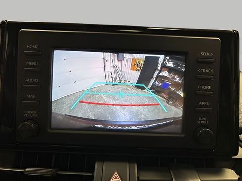 Used 2019 Toyota RAV4 XLE w/ Phone Cable & Charge Package image 19