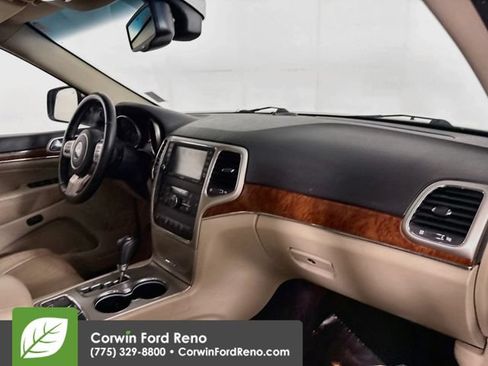 Used 2011 Jeep Grand Cherokee Limited w/ Luxury Group II AWD/4WD image 32