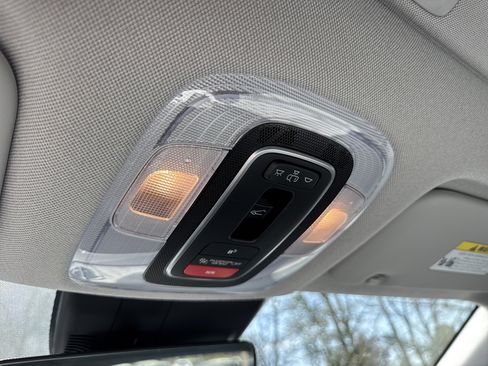 Used 2023 Hyundai Elantra Limited image 30