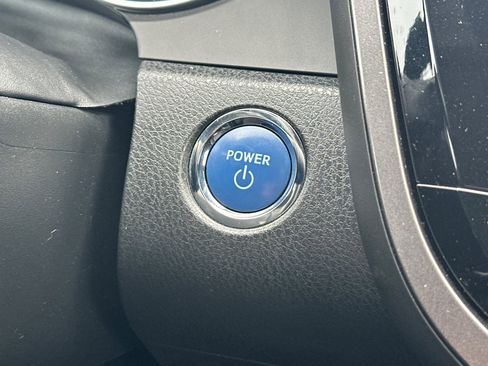 Used 2019 Toyota Camry LE image 19