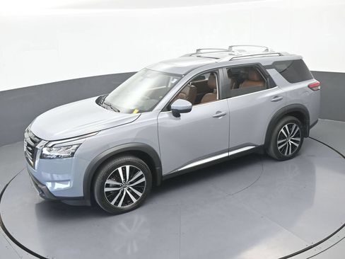 Used 2024 Nissan Pathfinder Platinum AWD/4WD image 51