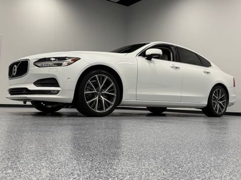Used 2017 Volvo S90 T6 Momentum w/ Vision Package AWD/4WD image 5