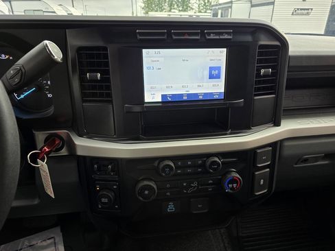 Used 2023 Ford F250 XL image 5