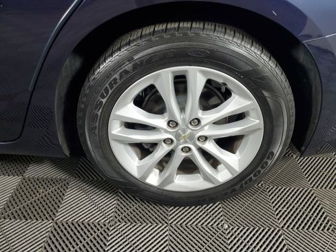 Used 2017 Chevrolet Malibu LT image 30