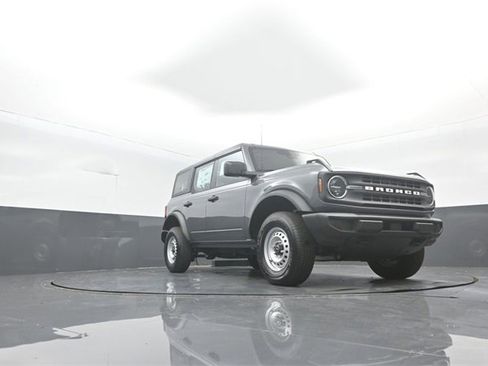 New 2025 Ford Bronco 4-Door image 26