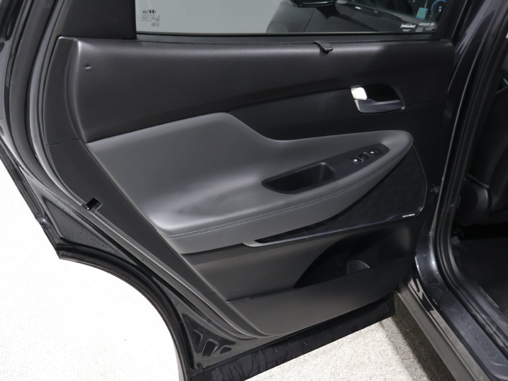Used 2023 Hyundai Santa Fe Limited AWD/4WD image 18