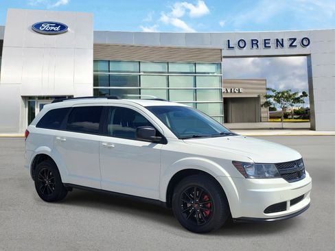 Used 2020 Dodge Journey SE w/ SE Popular Equipment Group FWD image 3
