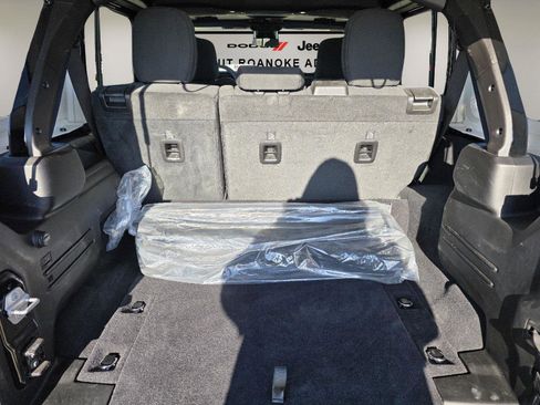 Used 2025 Jeep Wrangler Unlimited Rubicon 4xe w/ Convenience Group image 48