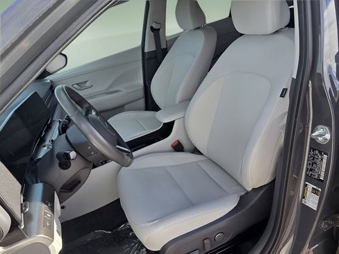 Used 2025 Hyundai Kona SEL image 28