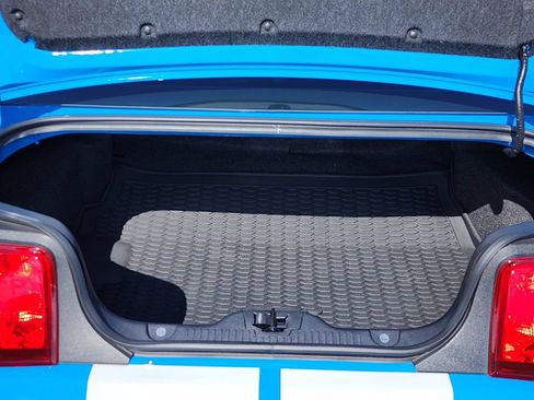 Used 2010 Ford Mustang Shelby GT500 RWD image 15