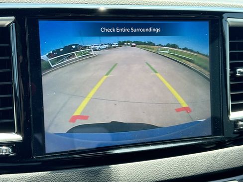 Used 2025 Chrysler Pacifica Select FWD image 17