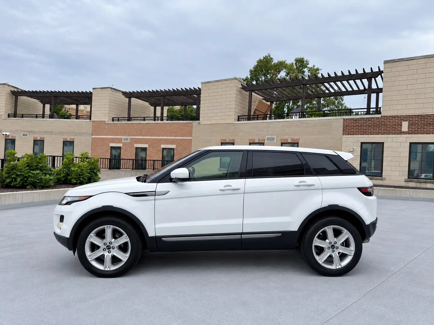 Used 2012 Land Rover Range Rover Evoque Pure Plus AWD/4WD image 4