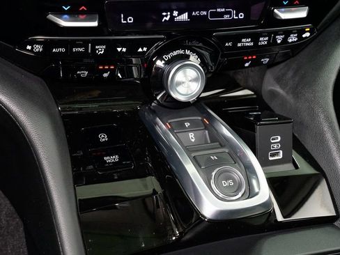 Used 2025 Acura MDX SH-AWD image 21