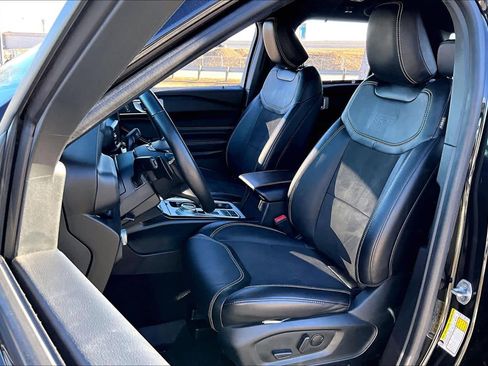 Used 2022 Ford Explorer ST w/ ST Street Pack image 8