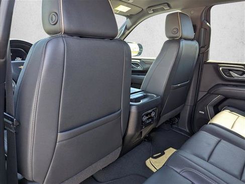 Used 2024 Chevrolet Suburban Premier AWD/4WD image 24