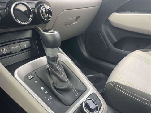 Certified 2024 Hyundai Venue SEL FWD image 27