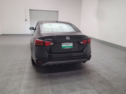 Used 2021 Nissan Altima 2.5 SR FWD image 6
