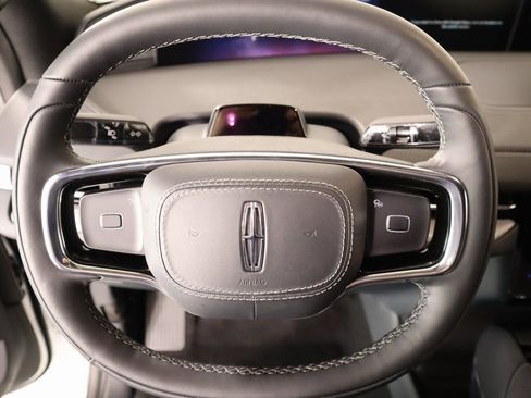 New 2025 Lincoln Navigator Reserve w/ Jet Appearance Package image 3