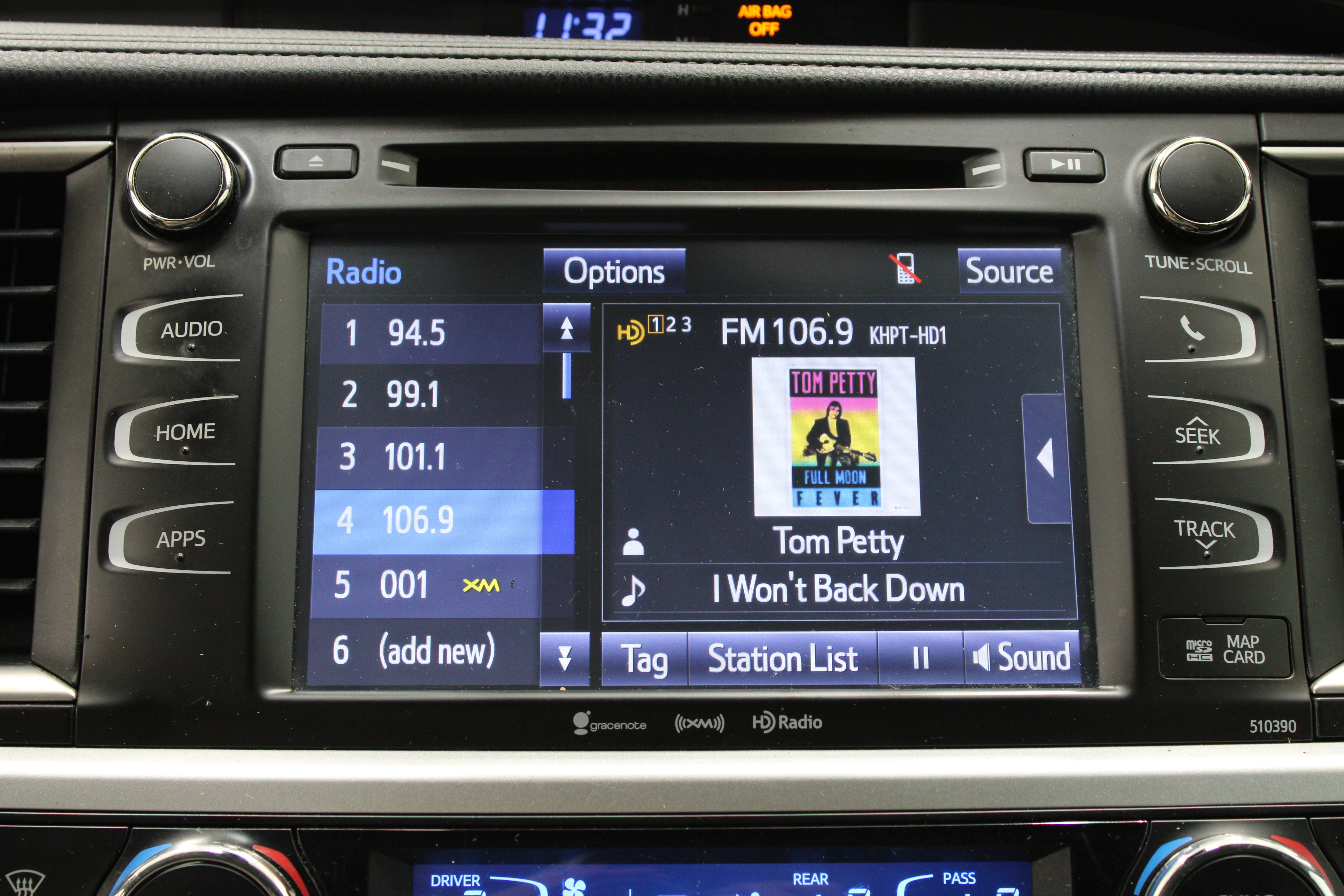 Used 2019 Toyota Highlander XLE FWD image 19