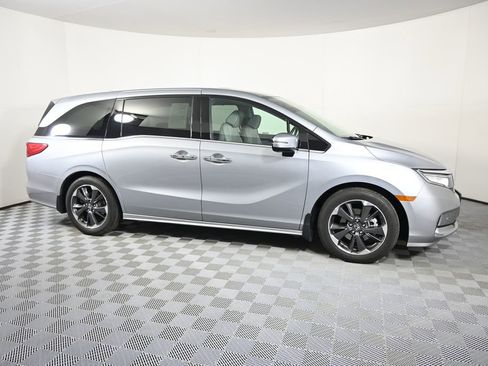 Used 2023 Honda Odyssey Elite image 8