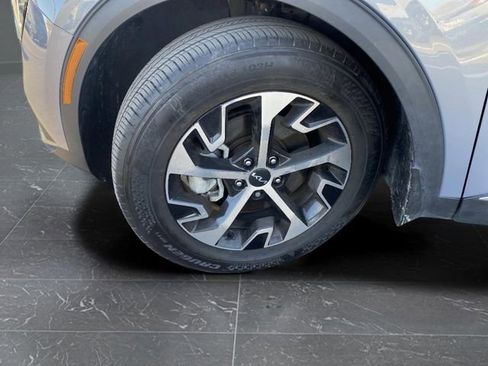 Used 2023 Kia Sportage EX image 40