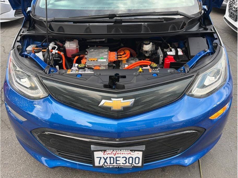 Used 2017 Chevrolet Bolt Premier w/ Driver Confidence II Package FWD image 26