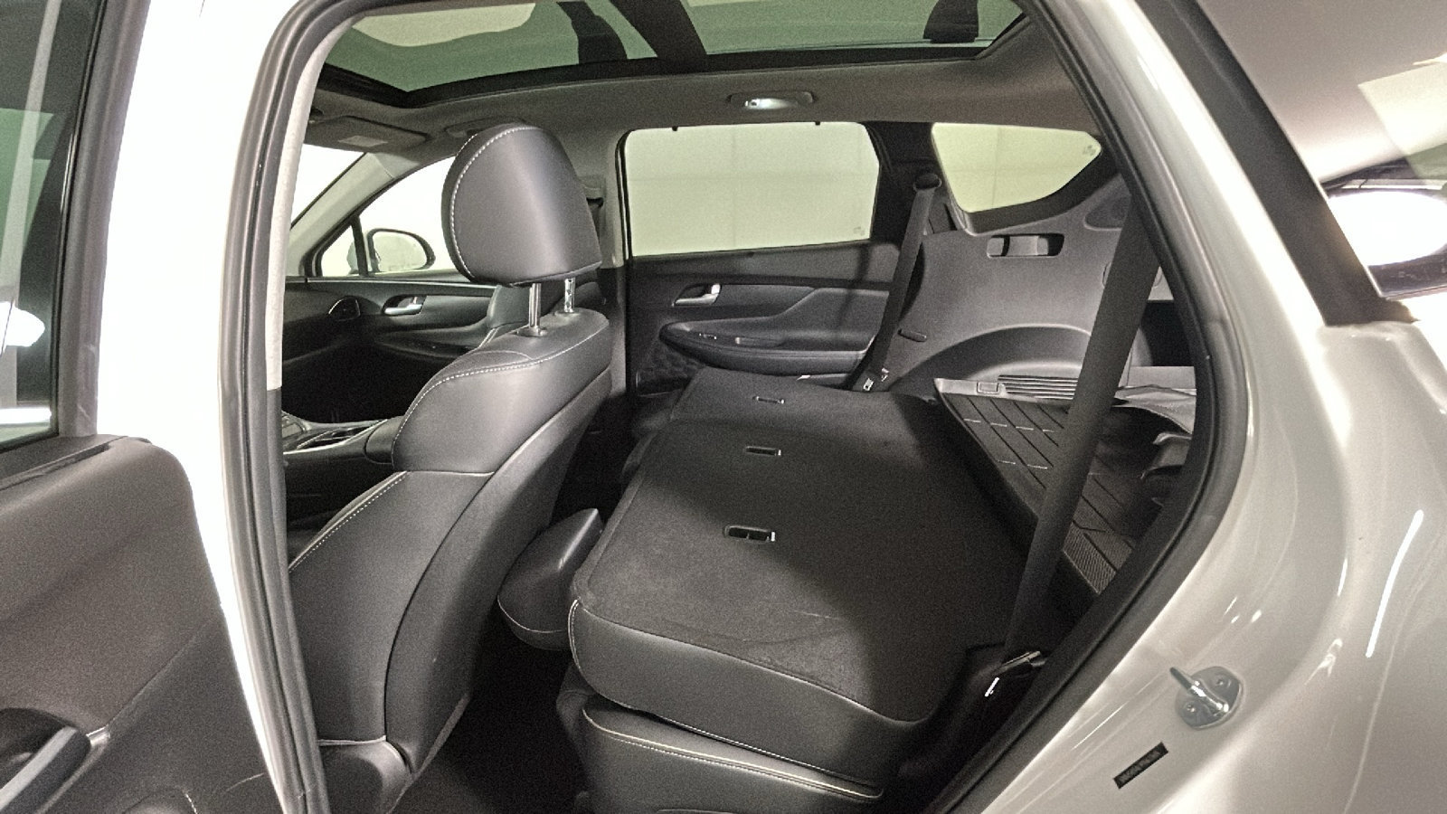 Used 2023 Hyundai Santa Fe Limited AWD/4WD image 31