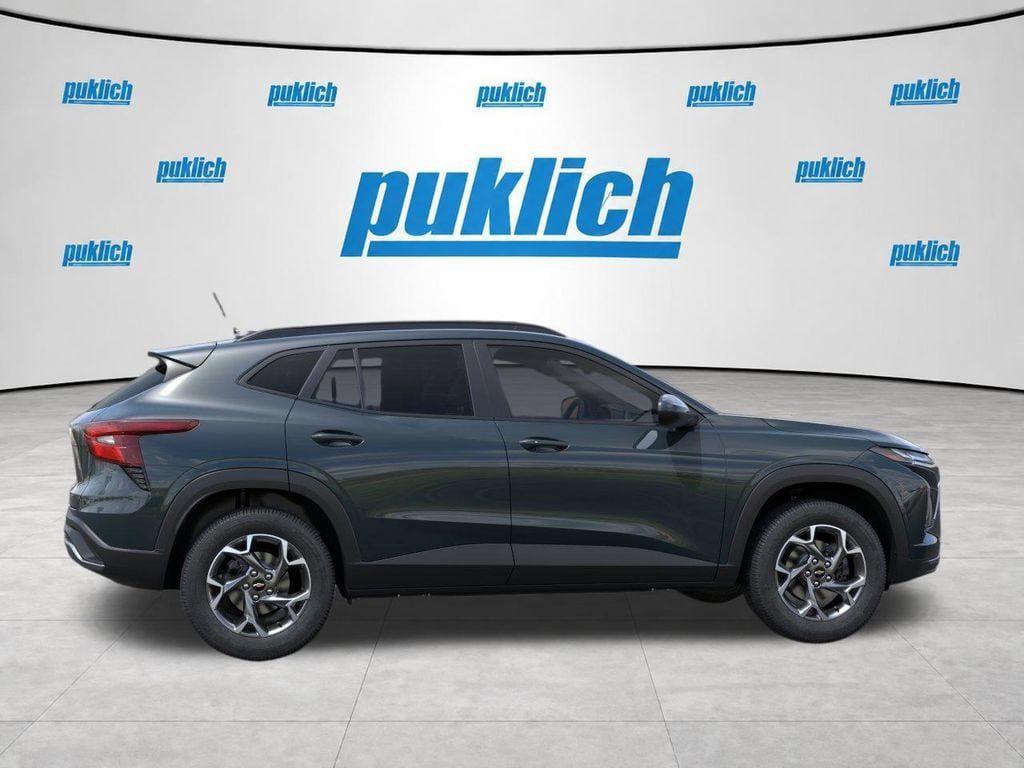 New 2026 Chevrolet Trax LT w/ Driver Confidence Package FWD image 6