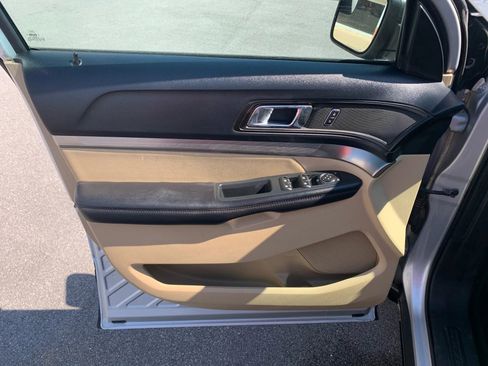 Used 2016 Ford Explorer 4WD image 8