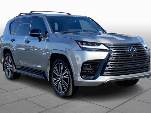 Used 2024 Lexus LX 600 4WD w/ Luxury Package image 2