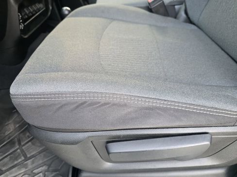 Used 2024 RAM 3500 Tradesman w/ Chrome Appearance Group image 19