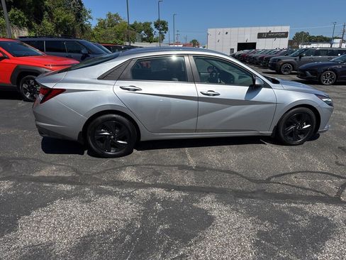 Used 2023 Hyundai Elantra SEL image 8